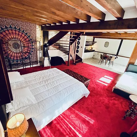 Liage - La Maison Qui Relie Holiday home *